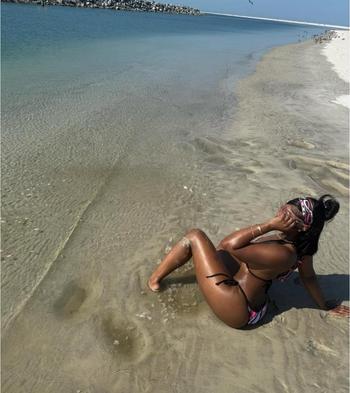 Red , 23  female escort, Gainesville